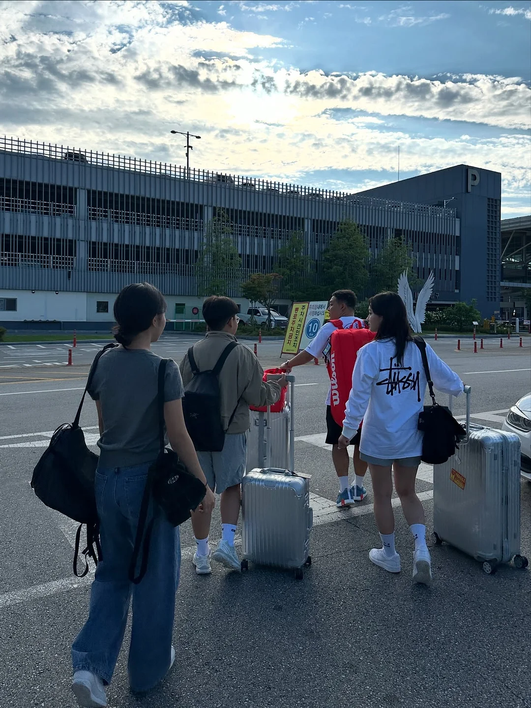 오베이 차콜 메가폰 프린팅 반팔 3