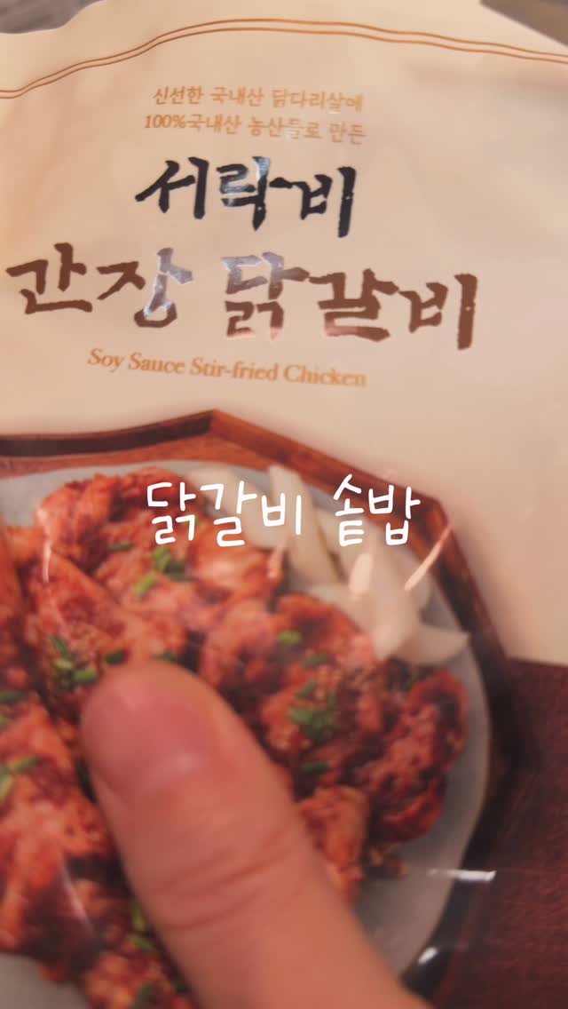 아이 그림 활동지 전시함
