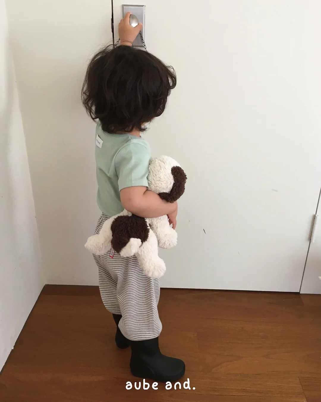 썸머펀칭버킷햇 네이비ST 코코니트조끼 네이비XL 에브리데이골지티 아이보리M 마일반바지 네이비L 오브제셔츠 크림XS 니콜나시티 네이비S 마일플리츠스커트 네이비XS 3