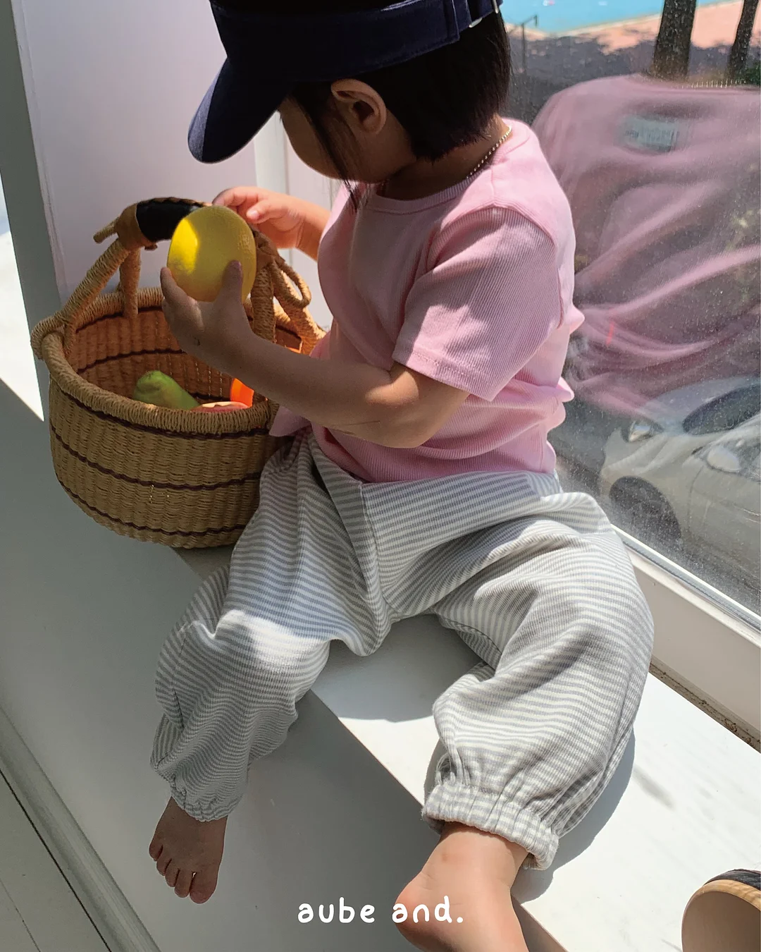 썸머펀칭버킷햇 네이비ST 코코니트조끼 네이비XL 에브리데이골지티 아이보리M 마일반바지 네이비L 오브제셔츠 크림XS 니콜나시티 네이비S 마일플리츠스커트 네이비XS 6