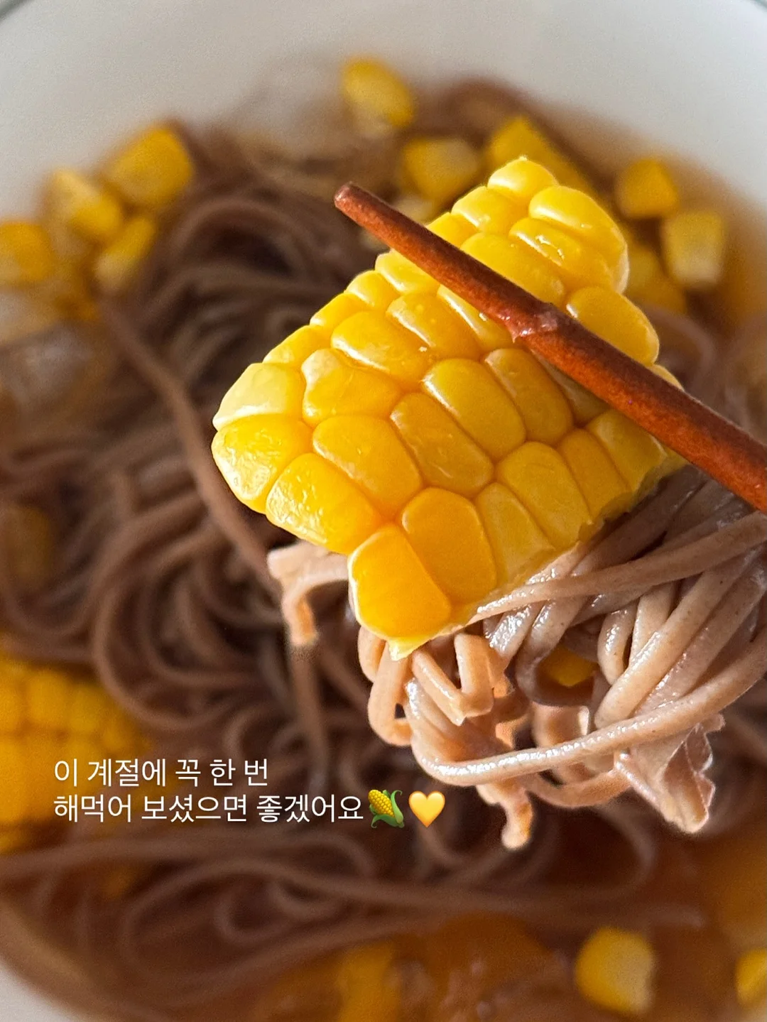아란스 에필로그 밀로패브릭 조명 침대 프레임 10