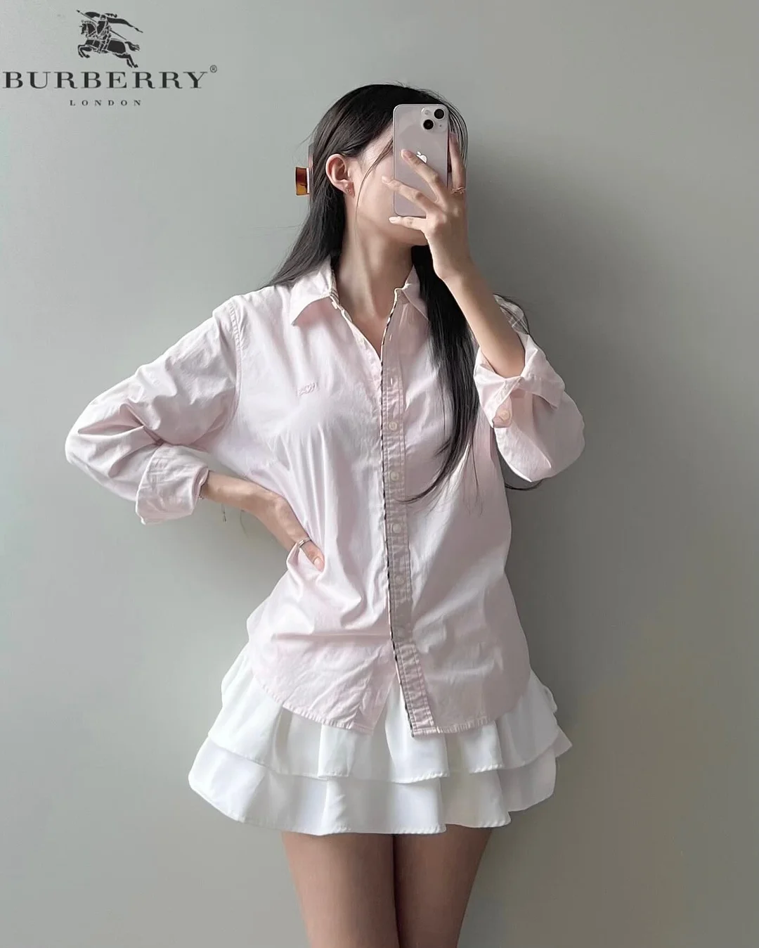 시스템 카라 브이넥 니트탑 & 드로우스트링 카펜터 데님 스커트 4