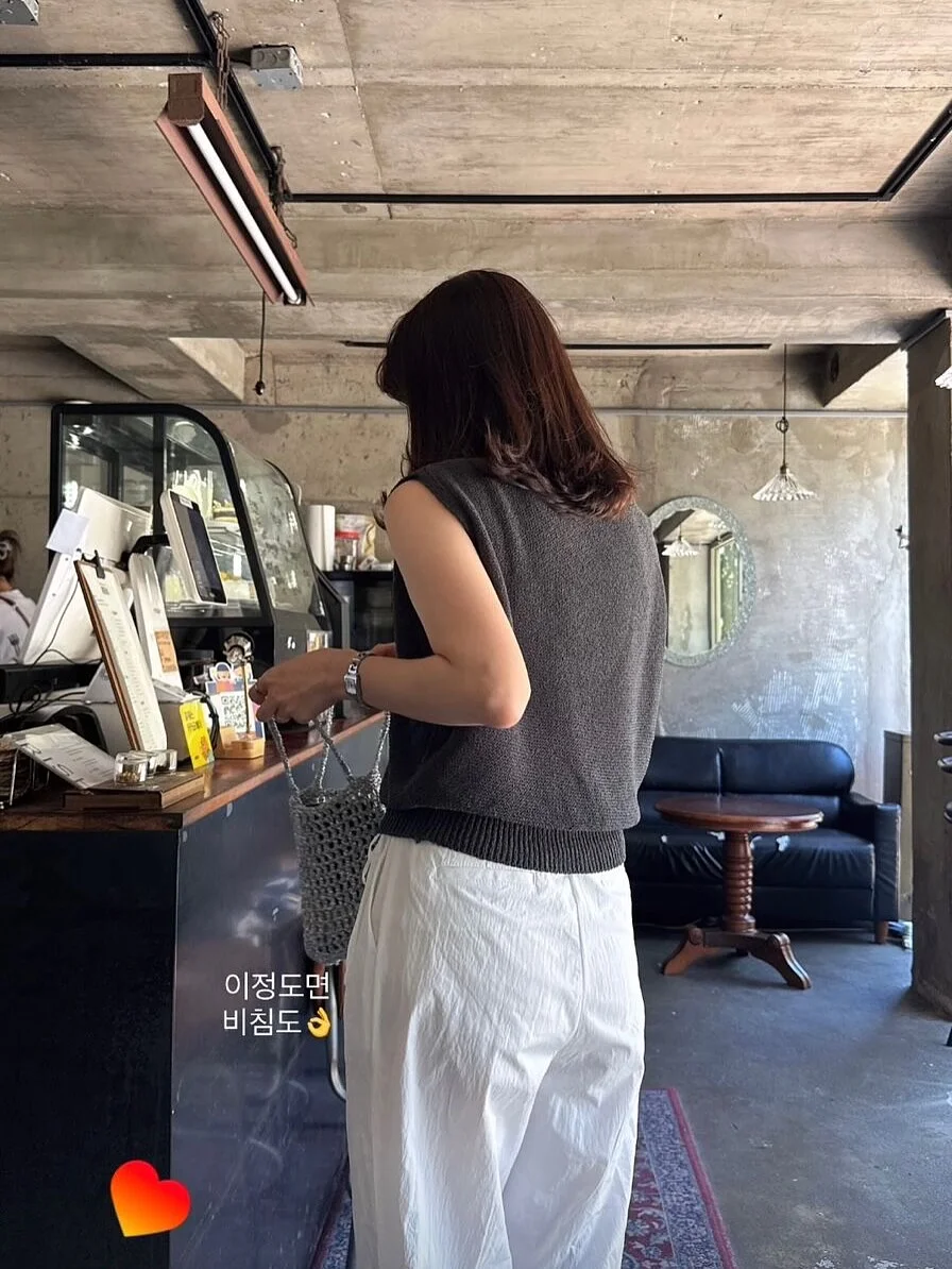 글루시한소재 우아한 블라우스 3