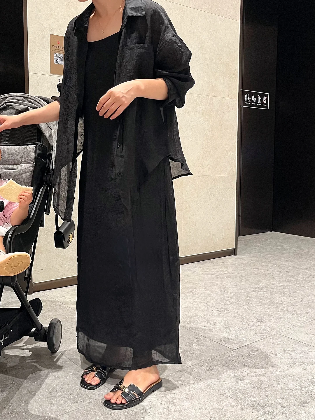 글로시 오픈칼라 블라우스 3