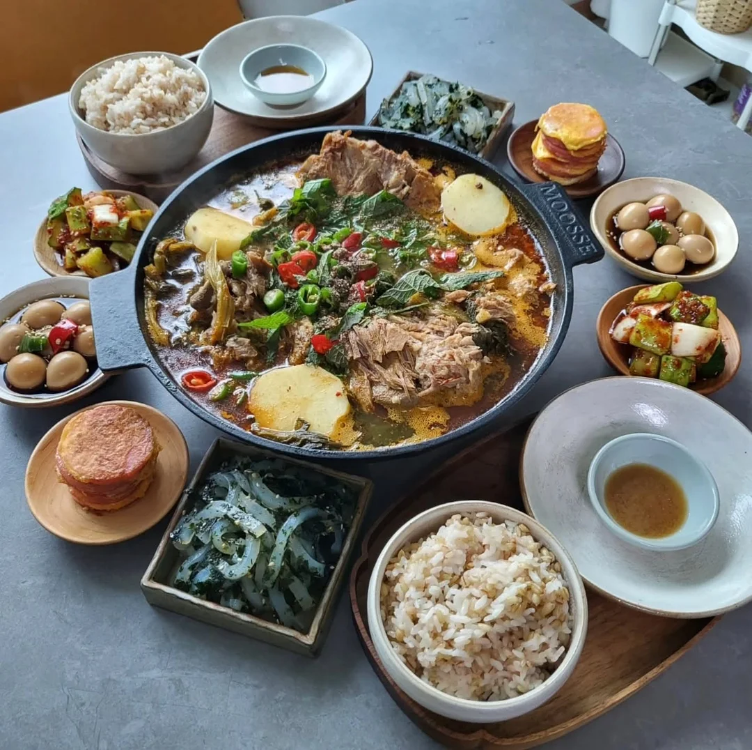 스모크 셔링 블라우스 1