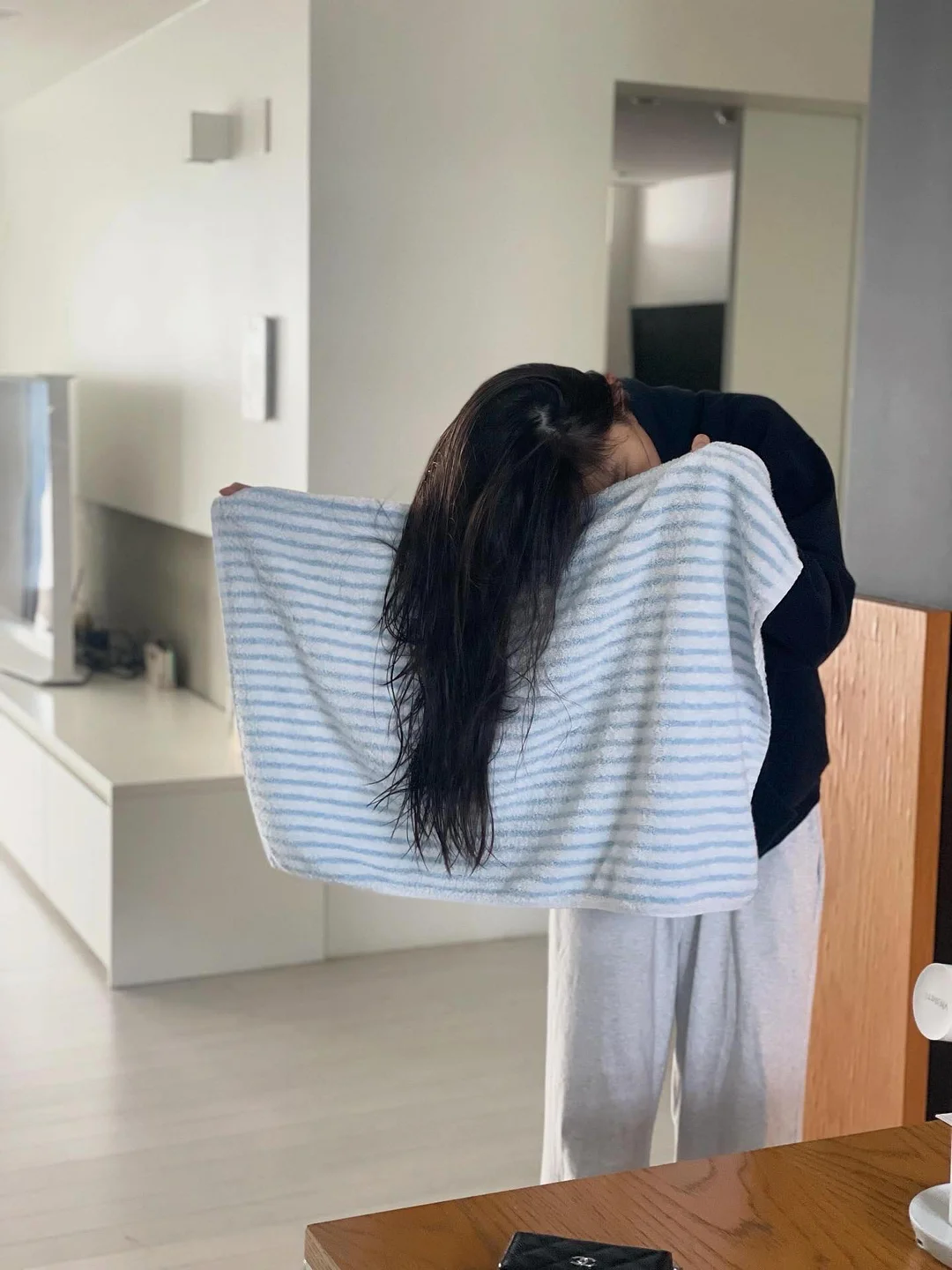 코치 라탄 라인 가방 1