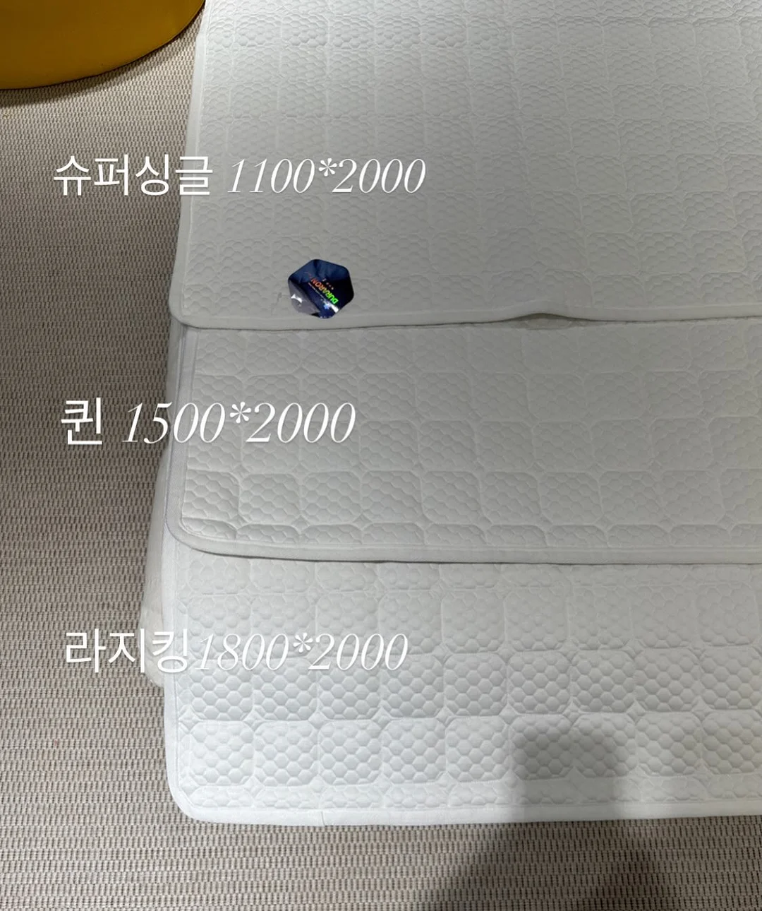 던스트 버튼드 크루넥 스웨터 아이보리 4