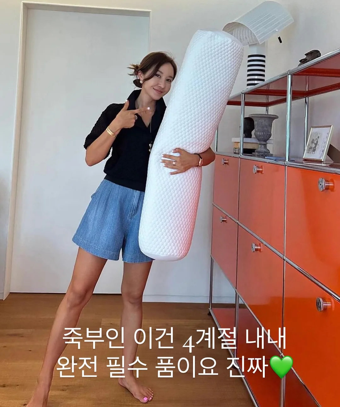 던스트 버튼드 크루넥 스웨터 아이보리 9