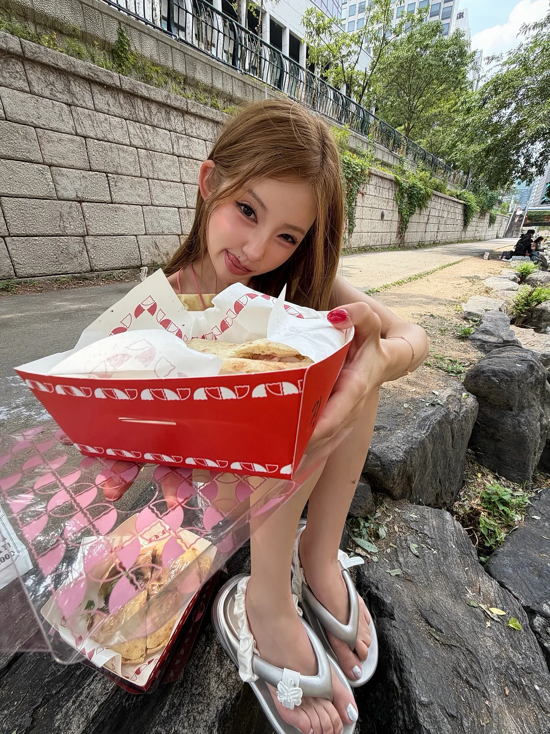 크록스 마이애미 젤리 라운드 토 플립 8