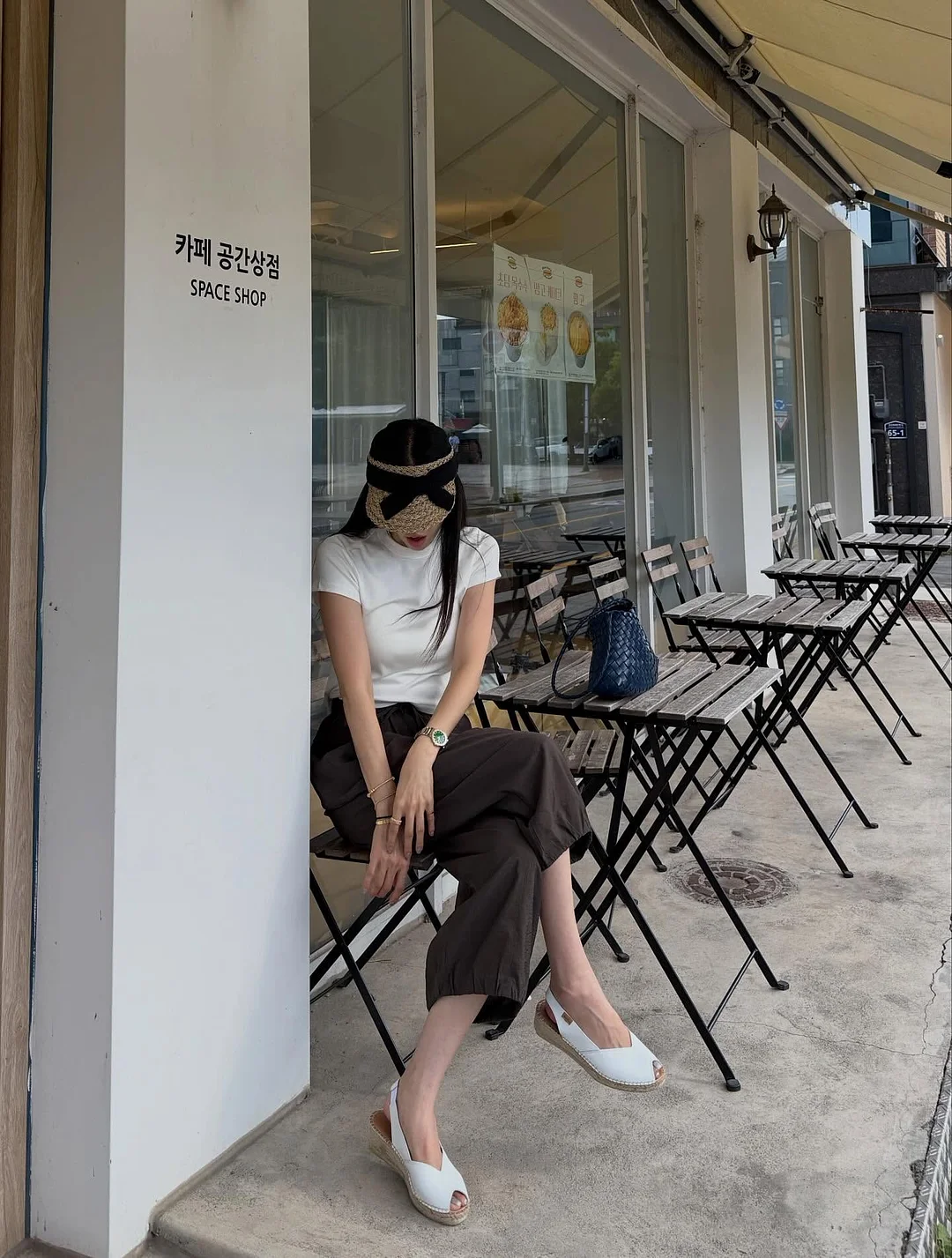 루즈핏 셔링 디테일 상의와 스판 밴딩 스커트 세트 2