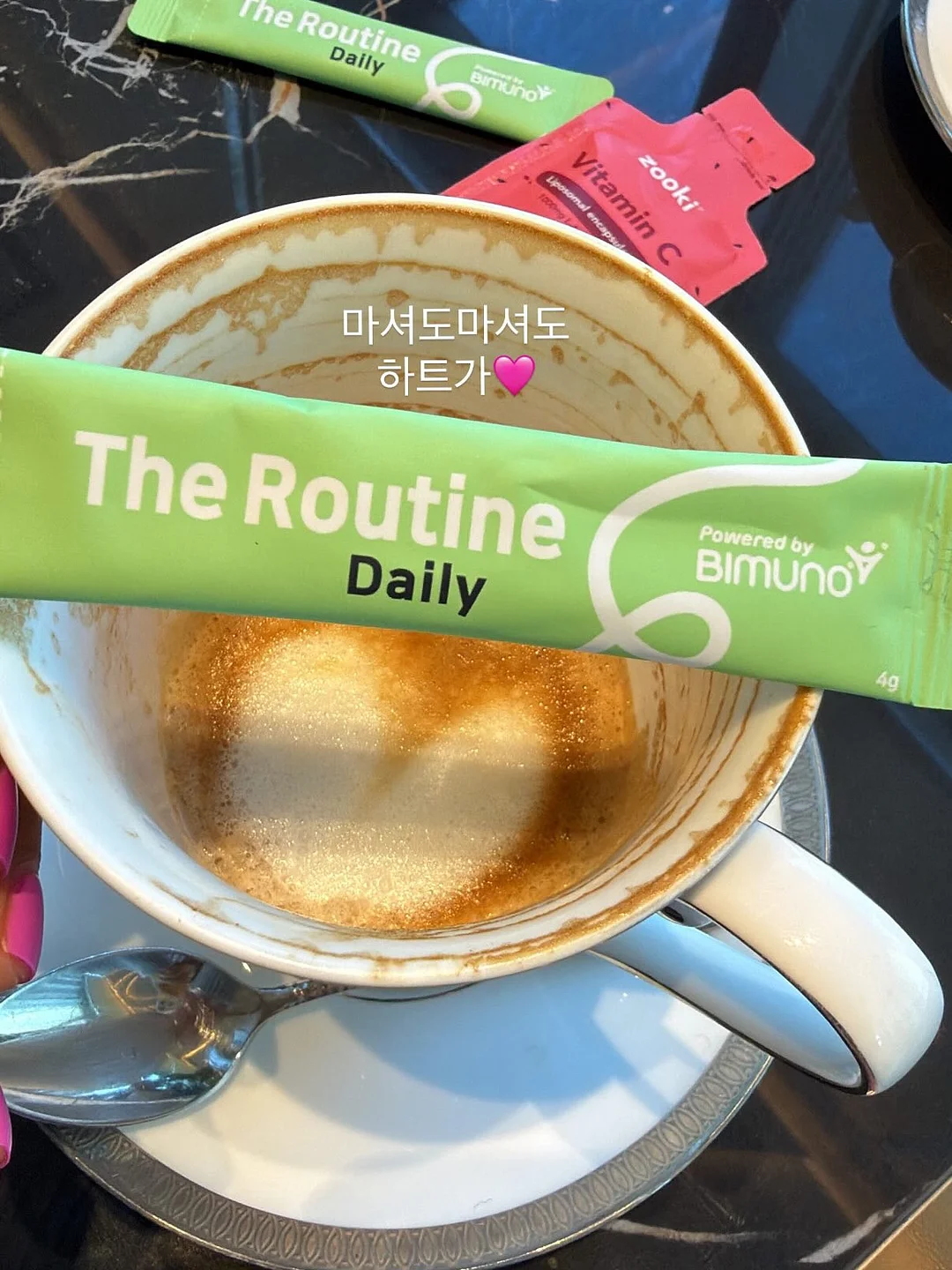 다룸 제로컬렉션 자동먼지비움 타워형 무선청소기 13