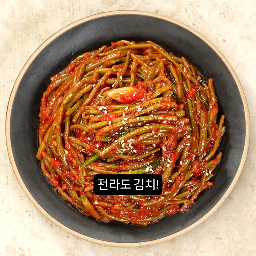 백슬릿 블라우스와 핀턱 벌룬 팬츠 세트 5