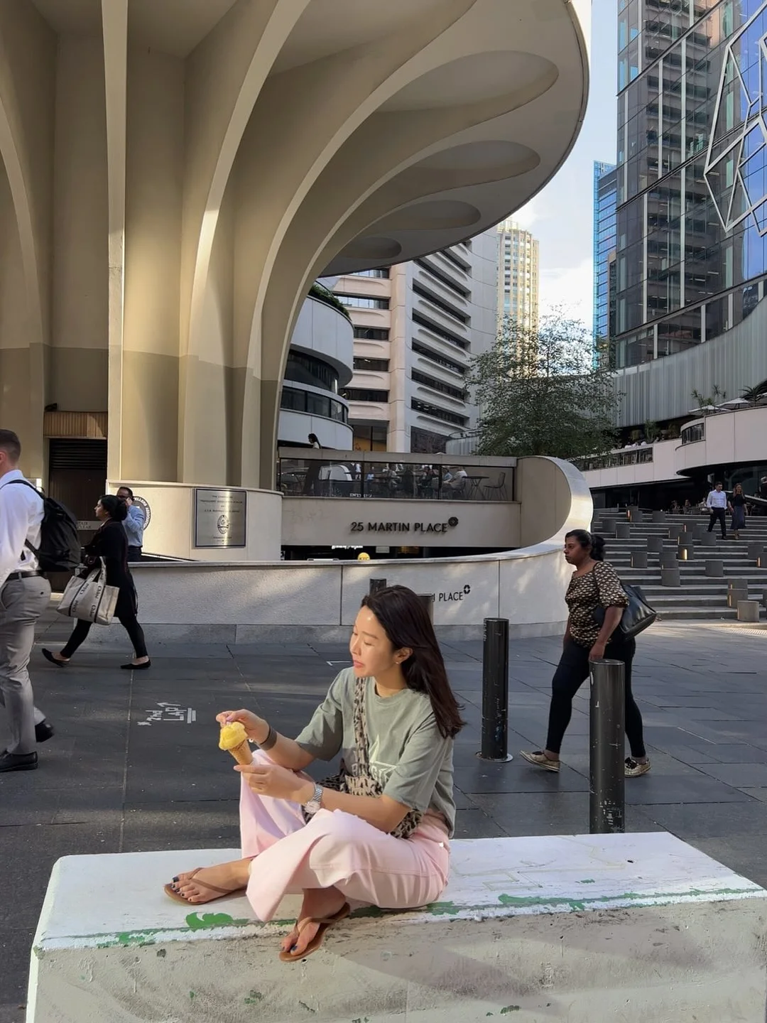 잔디밭 강아지 아이폰 갤럭시 케이스 4