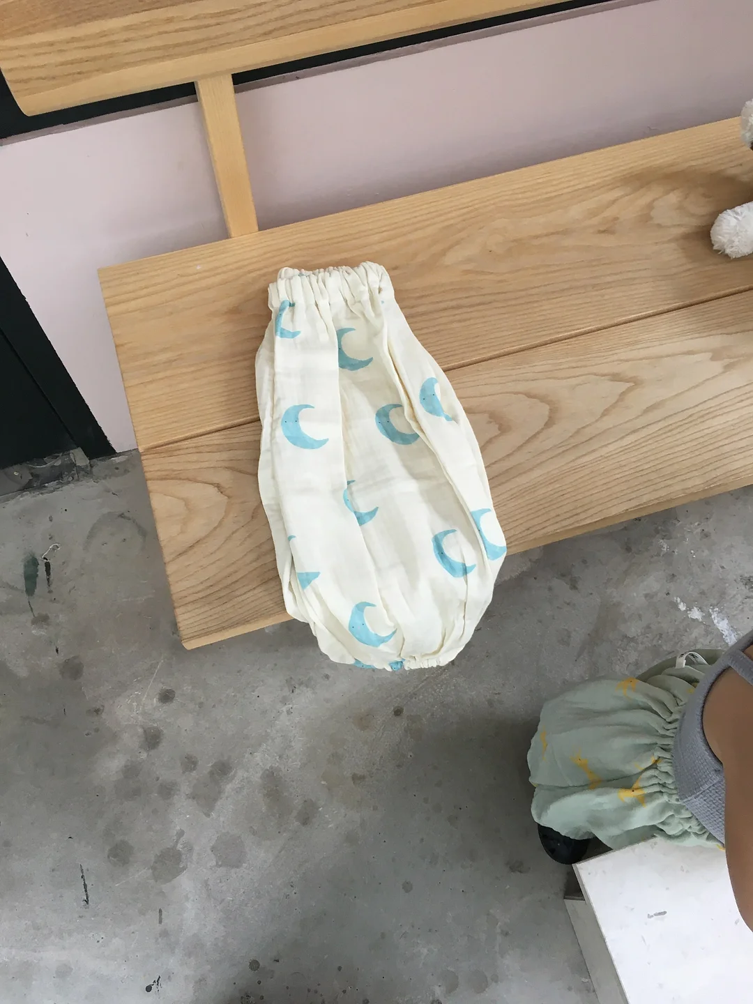 자수 디테일 블라우스 10