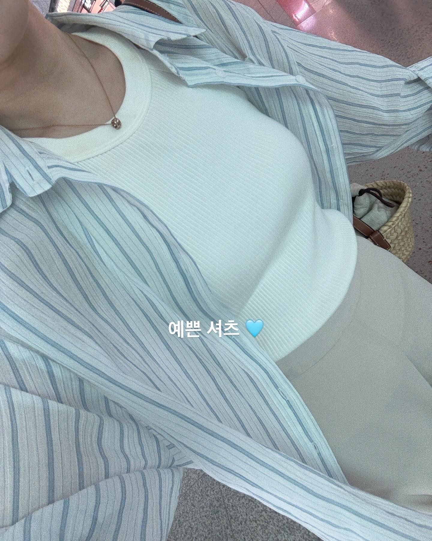 제이앤지니 슈몽 블라우스 11