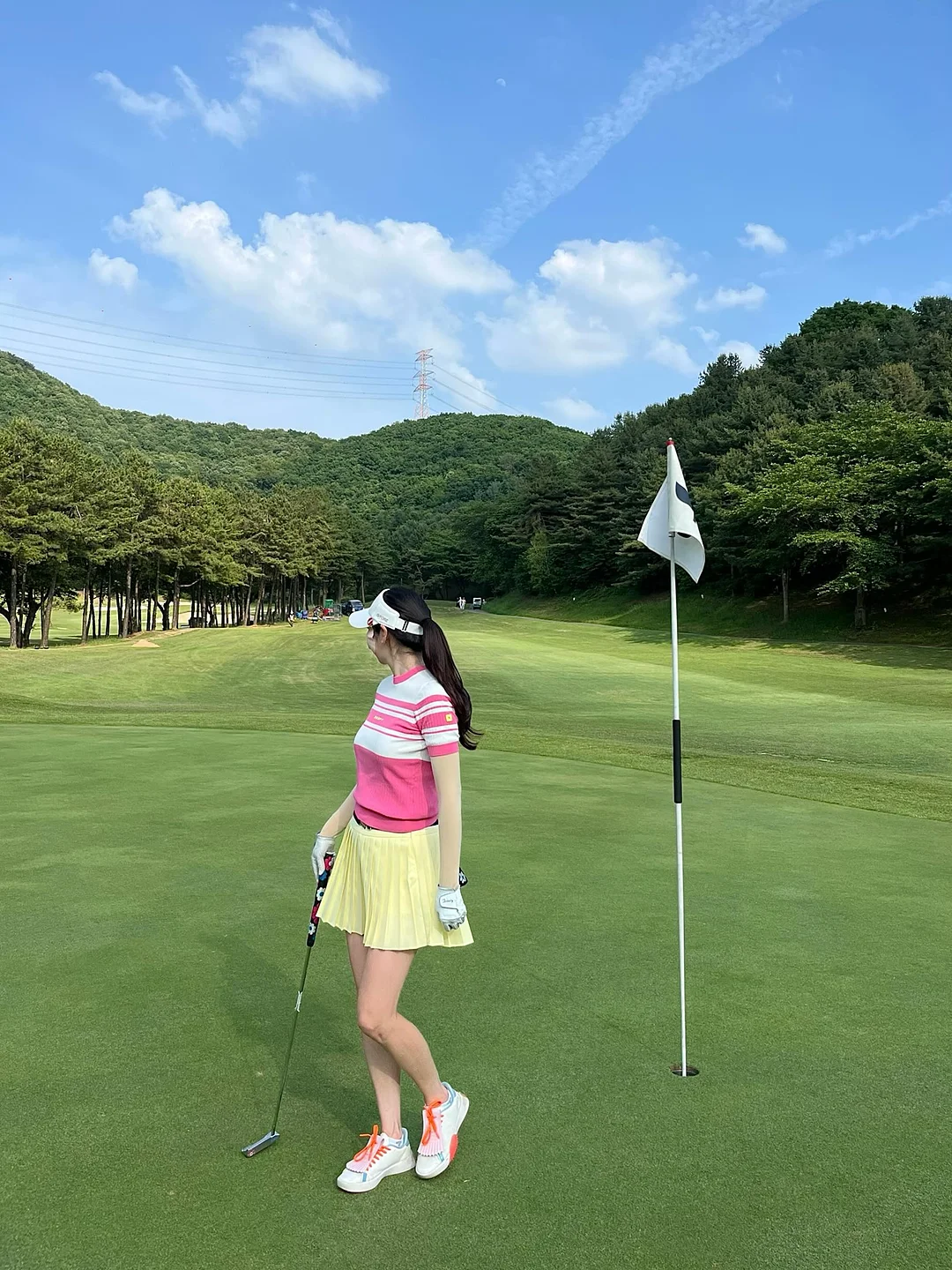 힌스 하프 문 치크 11