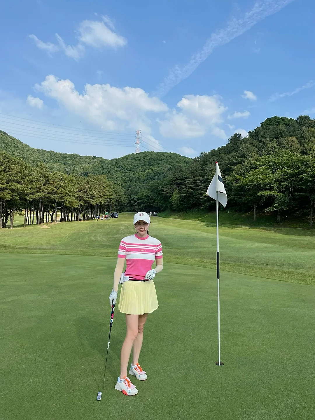 힌스 하프 문 치크 9