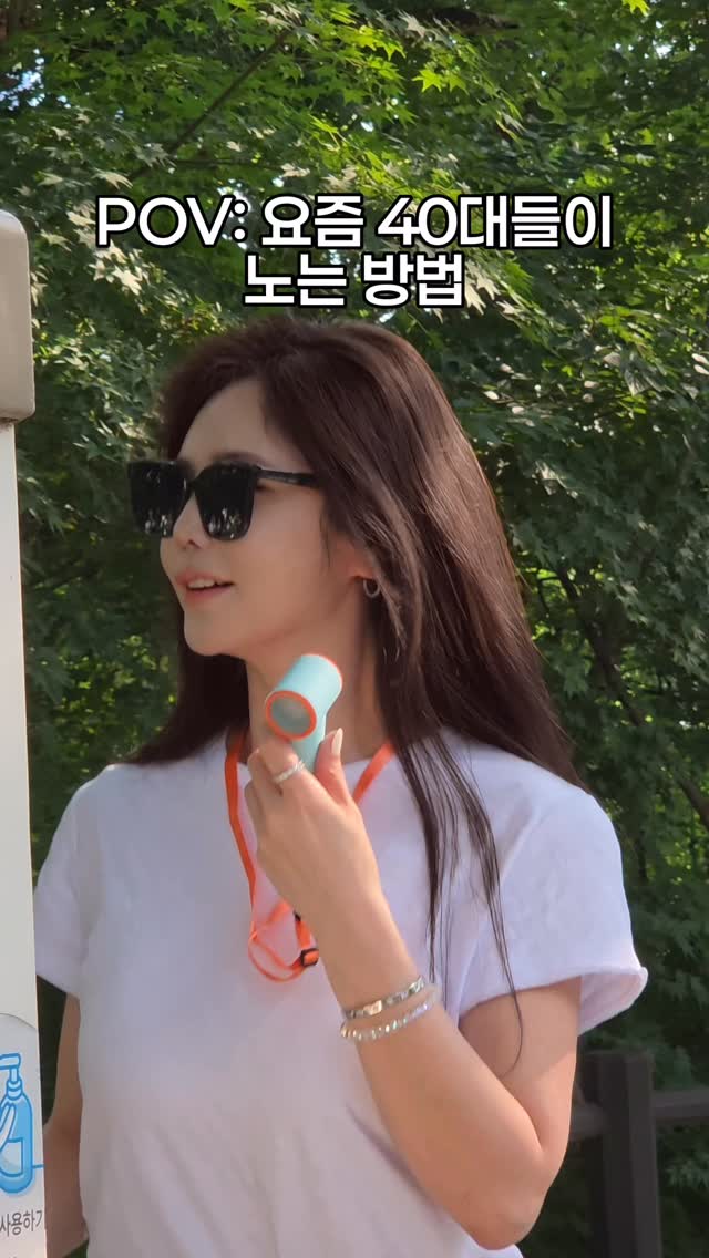 단추 디테일 골지 티셔츠