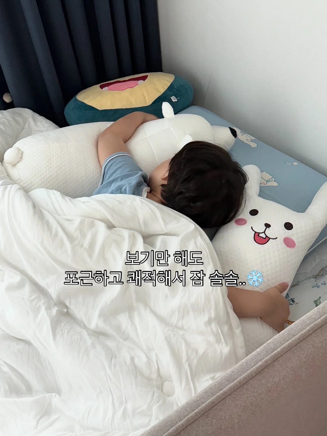 크링클 드로우스트링 드레스 & 브이넥 가디건 14