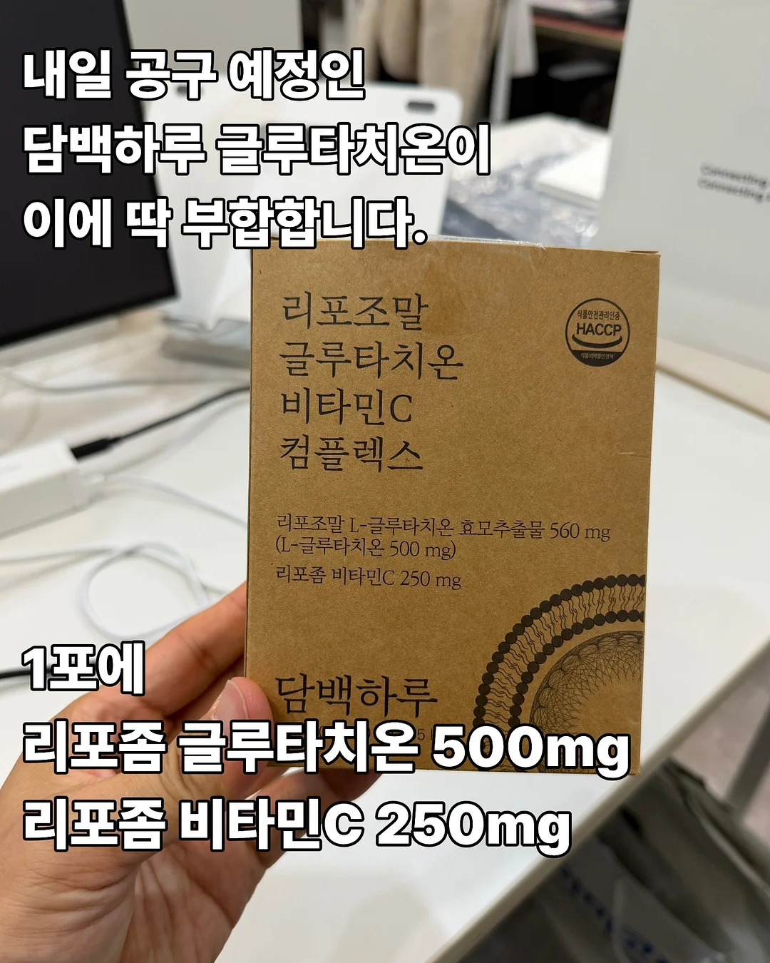 은은한 아름다움을 담은 블라우스 10