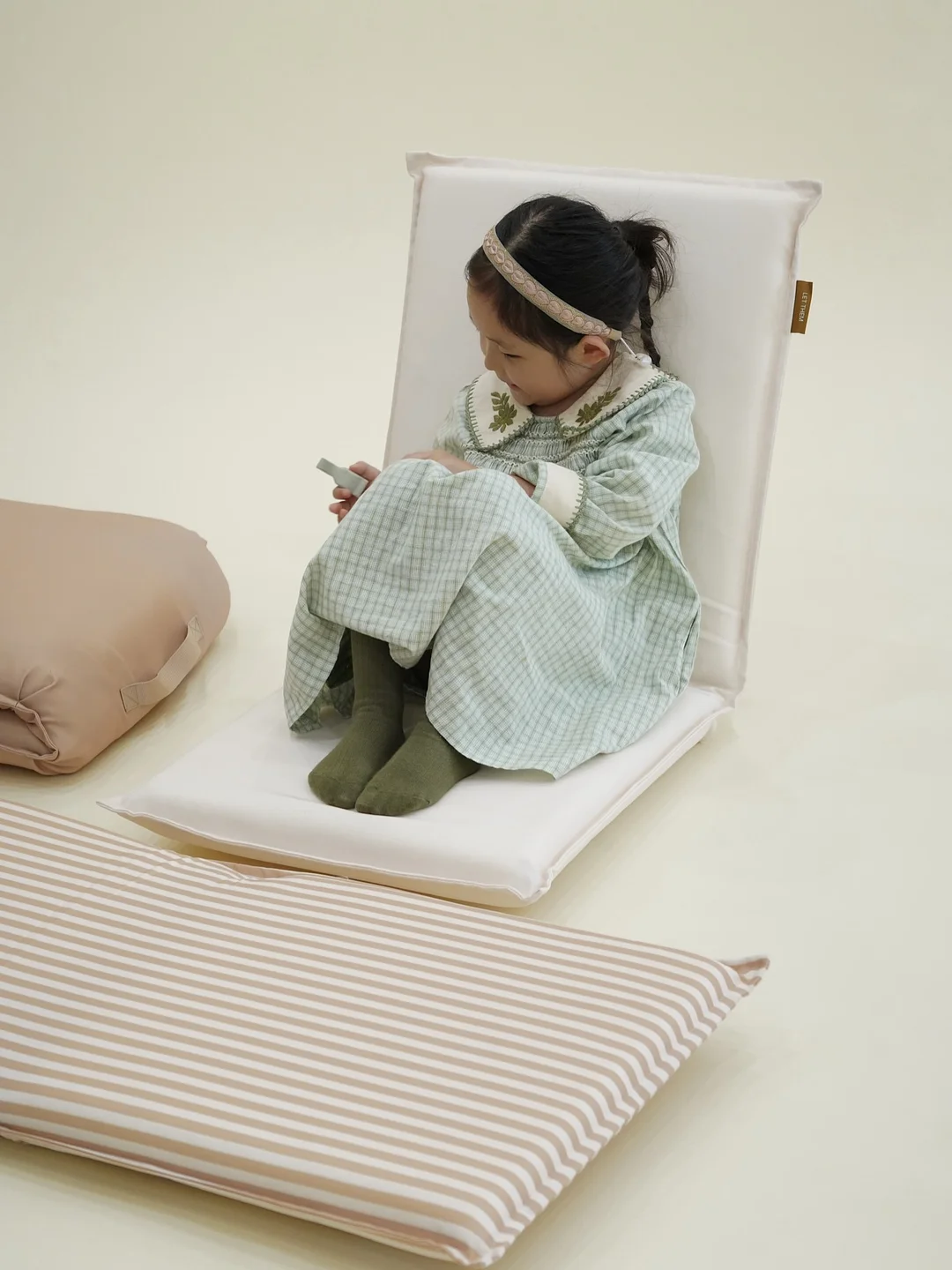 플레이블 2단 독서대 보호필름 16