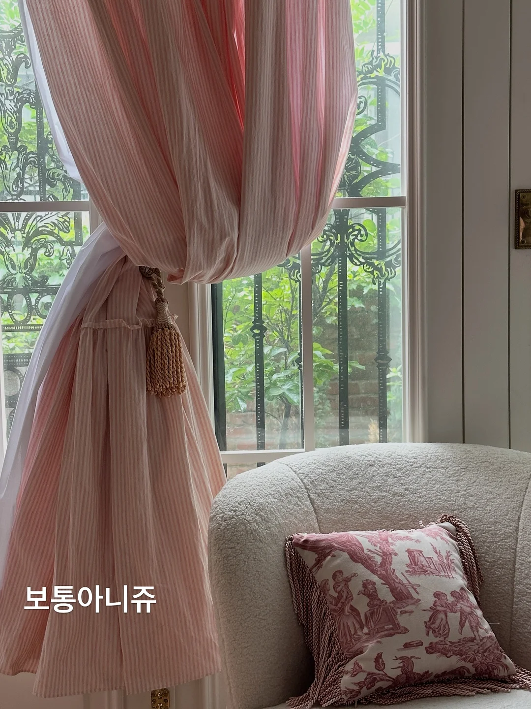 뉴나 스위브 유모차 3