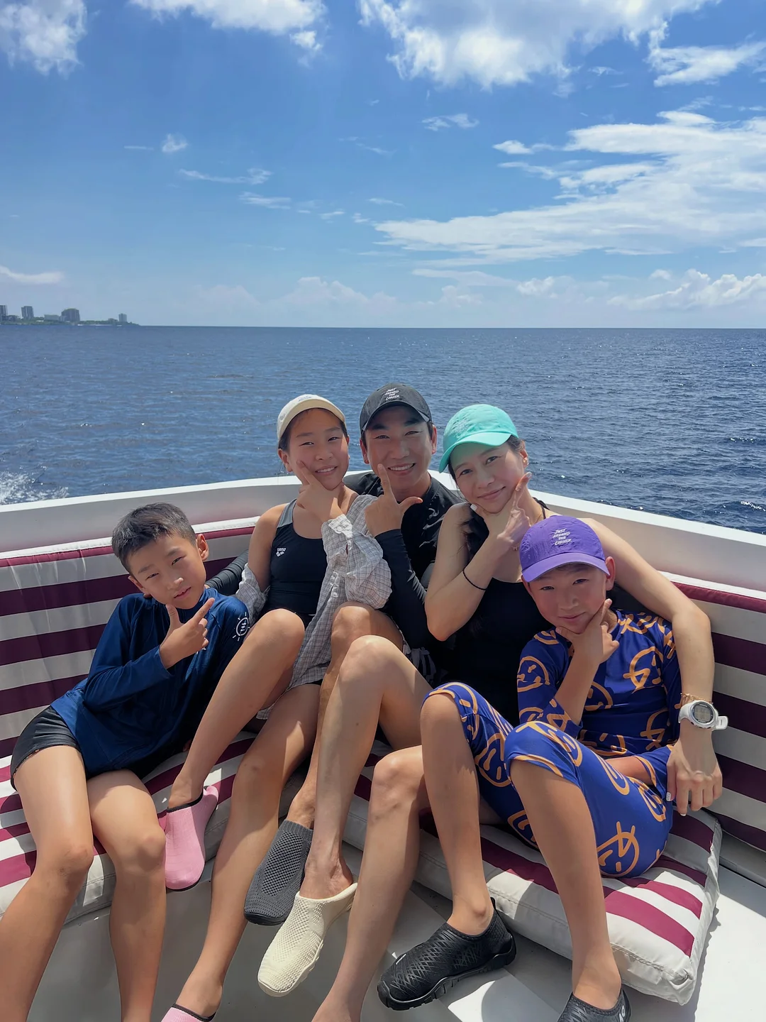 카프리팬츠 화이트 + 하이넥 바람막이 베이지 2