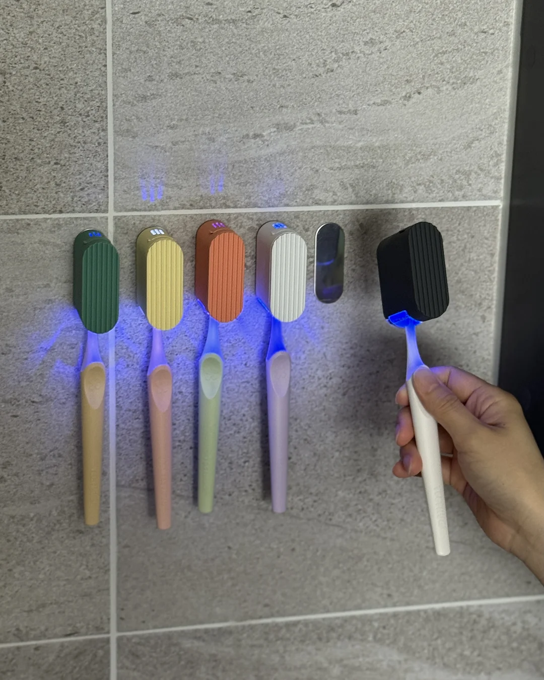 로완 알파카 스파클 트위스트 브이넥 스웨터 3