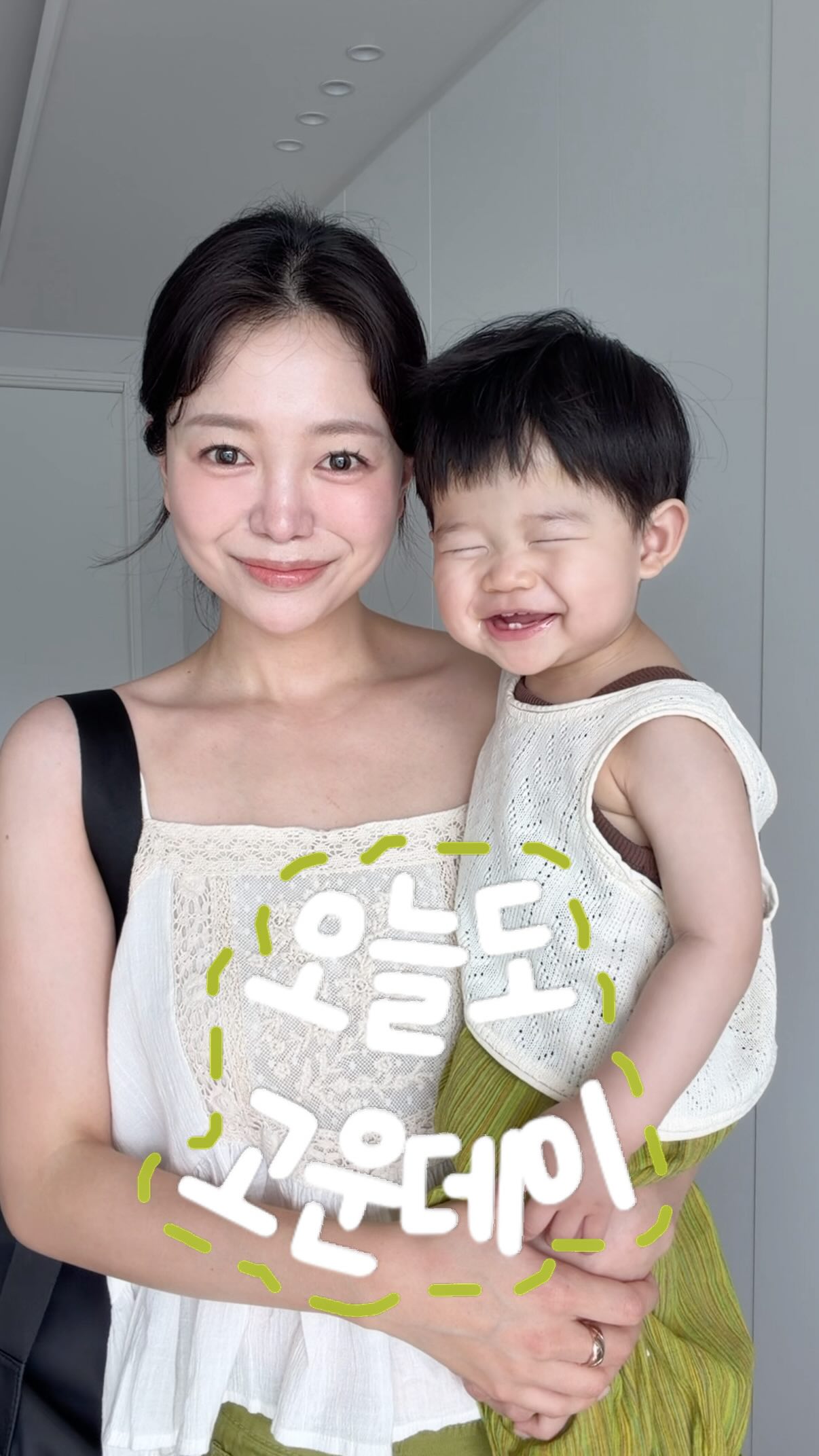 리엘 여름 화이트 컬렉션