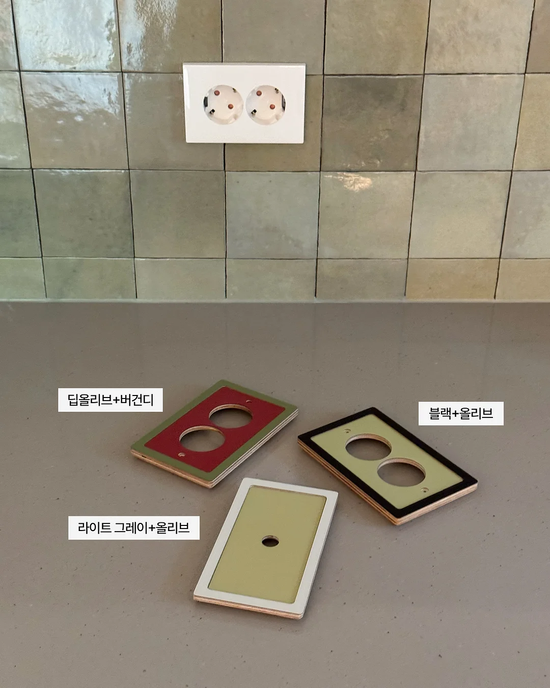 이광식 작가 스테인드글라스 스탠드 조명, 열쇠걸이 거울, 열쇠걸이 동동, 양면 거울, 이인아 작가 워터멜론케일 레몬라임소르베 키링, 김효은 작가 마크라메 태슬 키링, 양면 손거울 키링, 핀 홀더v.2 6