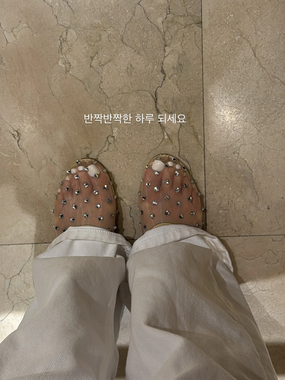 칫솔 살균 건조기, 욕실화 17