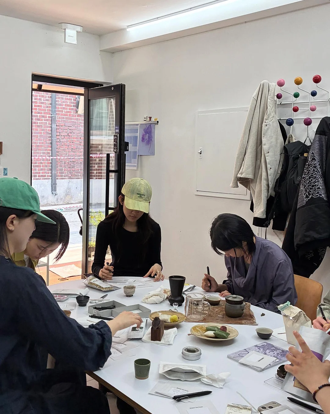 CC 로고 숄더백 5