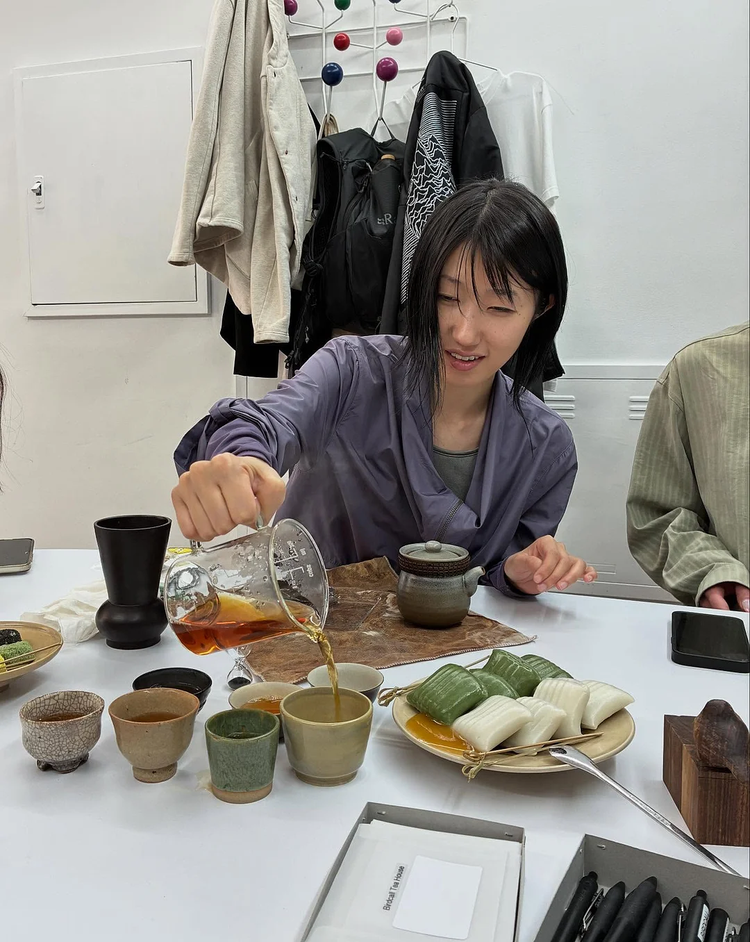 CC 로고 숄더백 8