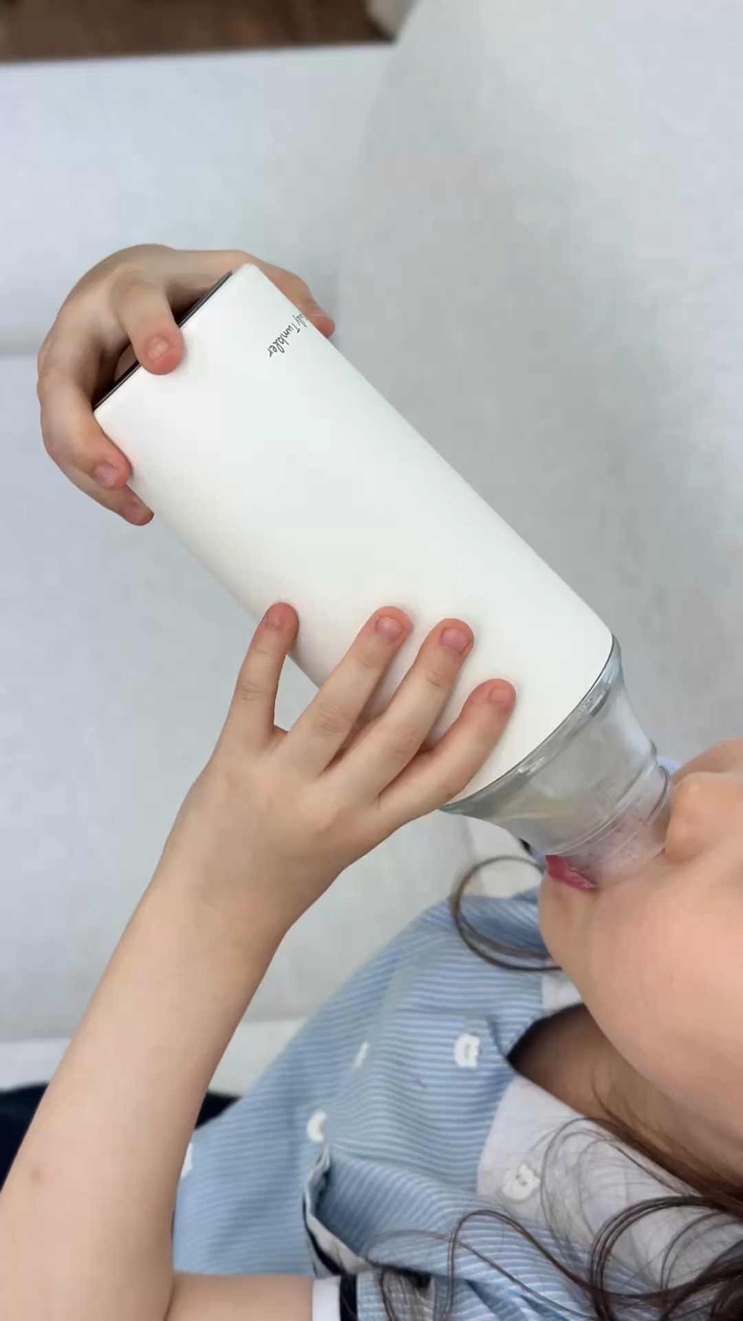 오블리크테이블 이나피스툴