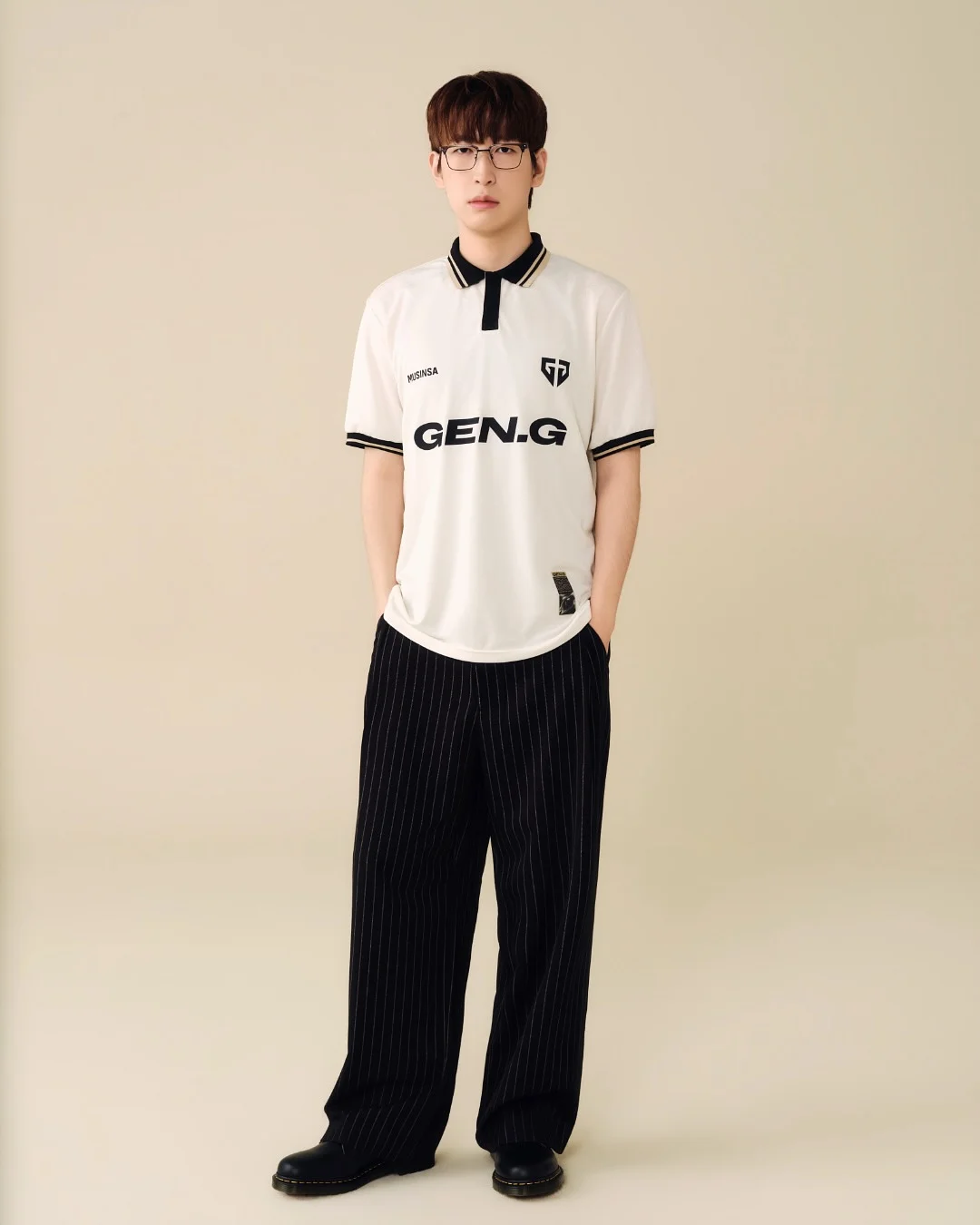 꾸레쥬 화이트 원숄더 탑 나시 6