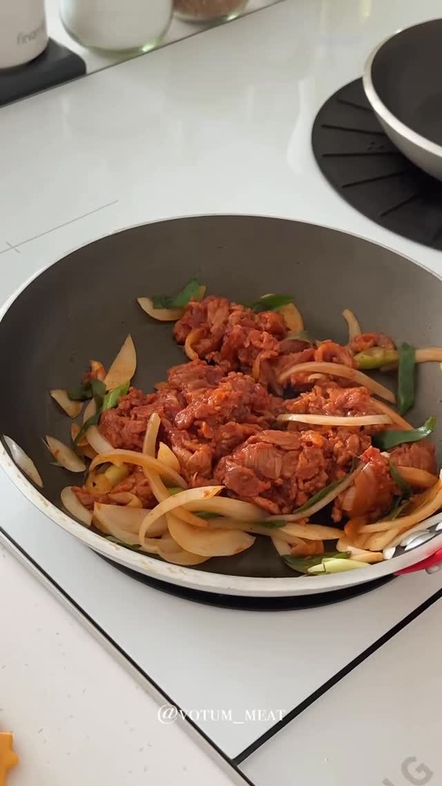 세실리에 반센 셔링 디테일 블라우스