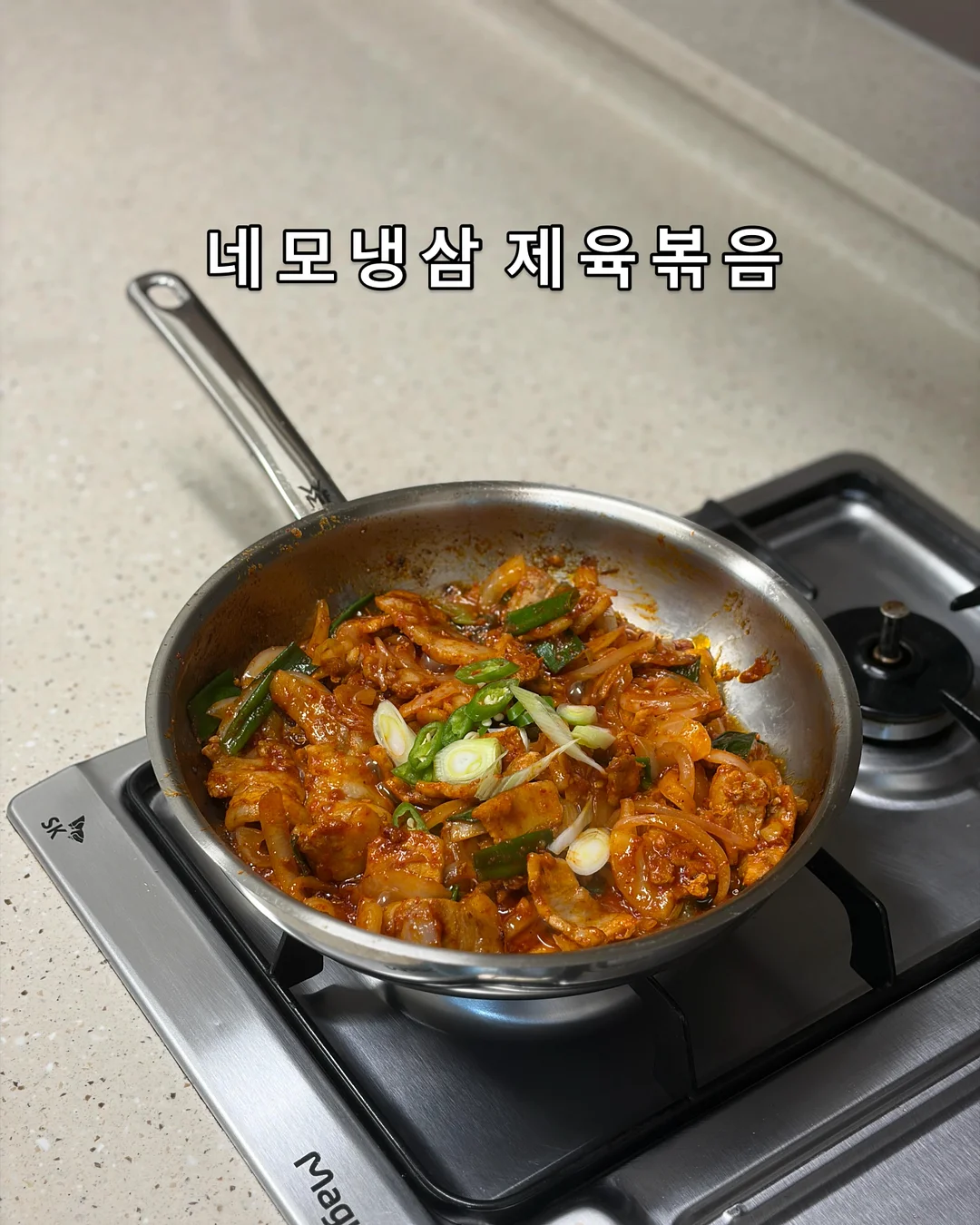 회전 책꽂이 1